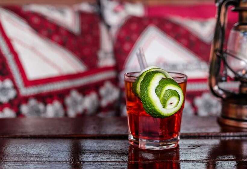 هتل Punda Milias Lodge