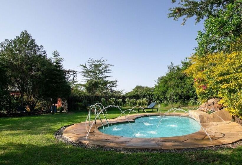 هتل Punda Milias Lodge