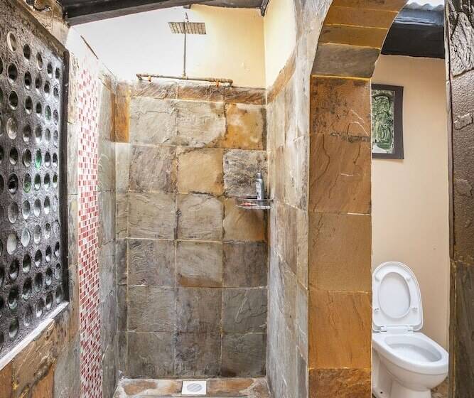 هتل Punda Milias Lodge