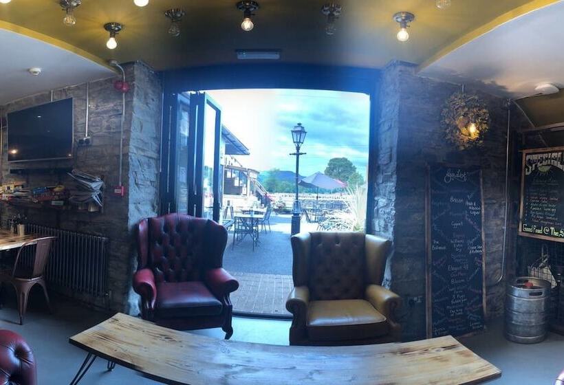 住宿加早餐 Sgwd Gwladys Lodge