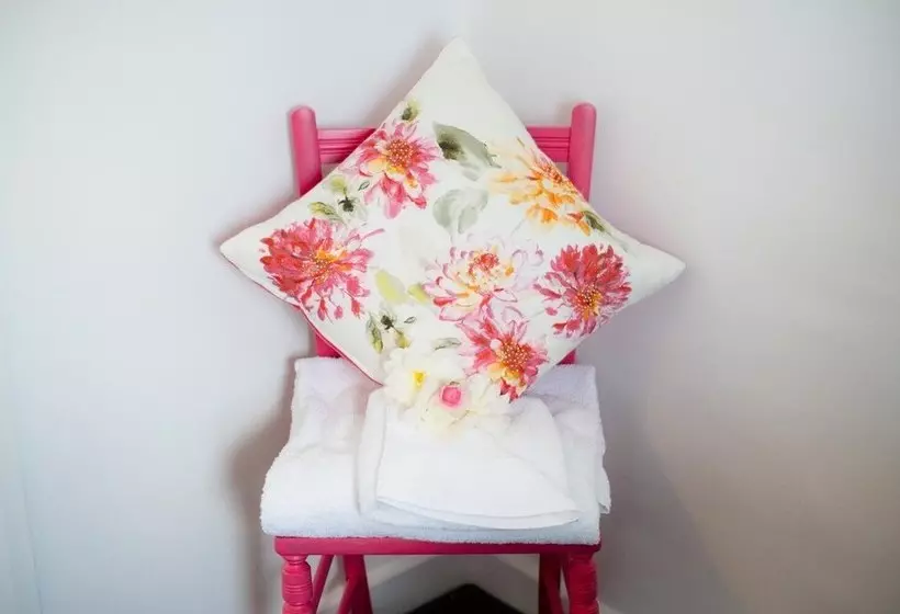 Aamiaismajoitus (B&B) The Churchill Arms