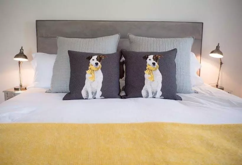 Aamiaismajoitus (B&B) The Churchill Arms