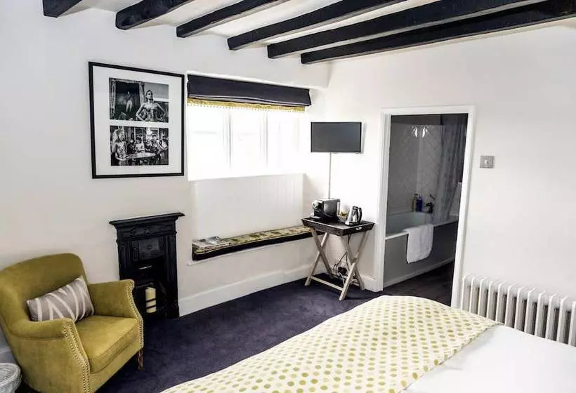 Aamiaismajoitus (B&B) The Churchill Arms