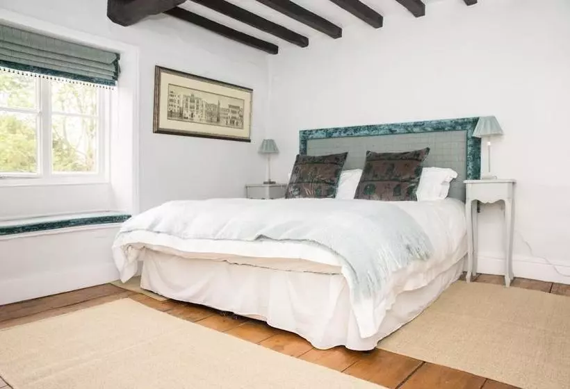 Aamiaismajoitus (B&B) The Churchill Arms