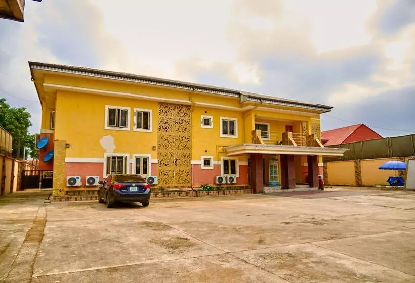 هتل Royalty Economy Lodge