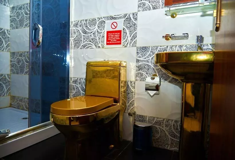 هتل Royalty Economy Lodge