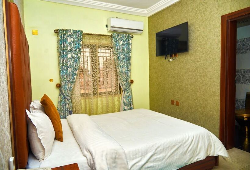 هتل Royalty Economy Lodge