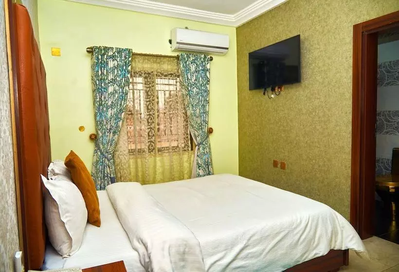 هتل Royalty Economy Lodge