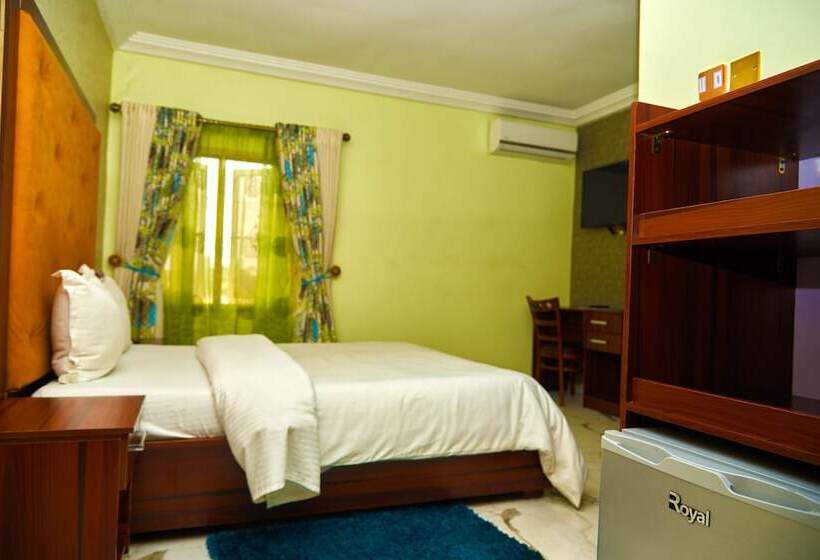 هتل Royalty Economy Lodge