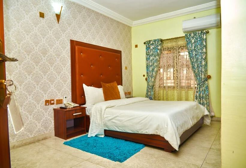 هتل Royalty Economy Lodge