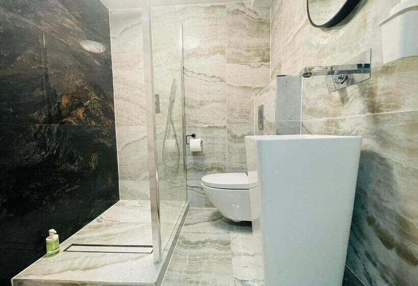 膳宿费 Tudor Oaks Lodge Stevenage North