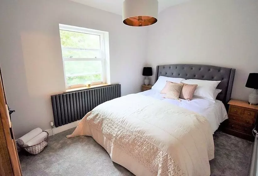 Wayside Cottage