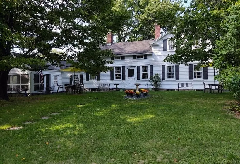 1805 House Bed And Breakfast