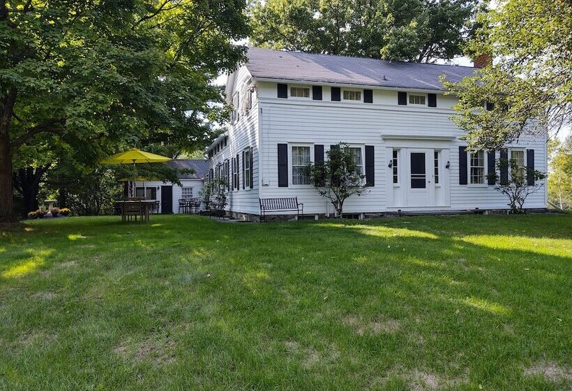 1805 House Bed And Breakfast