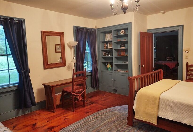 1805 House Bed And Breakfast