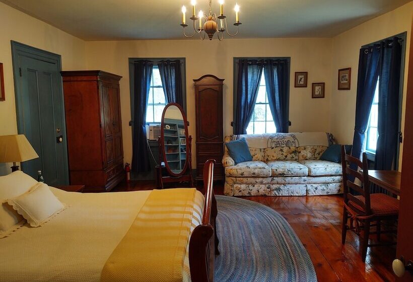 1805 House Bed And Breakfast