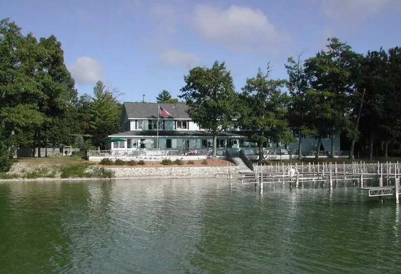 Retkeilymaja Churchill Pointe Inn