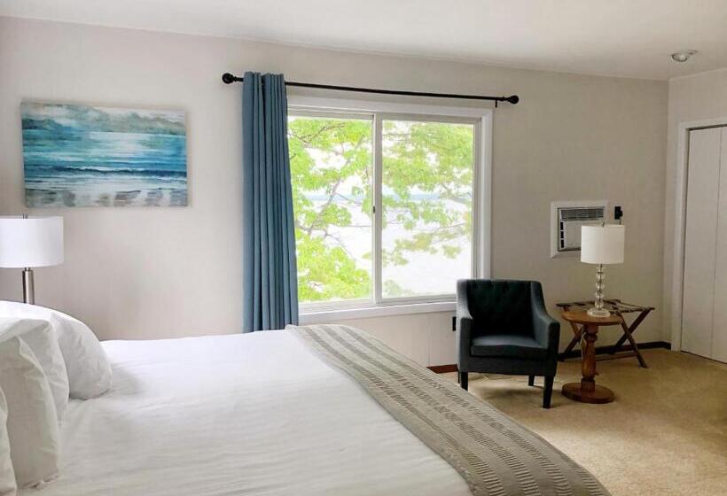 فندق صغير Churchill Pointe Inn