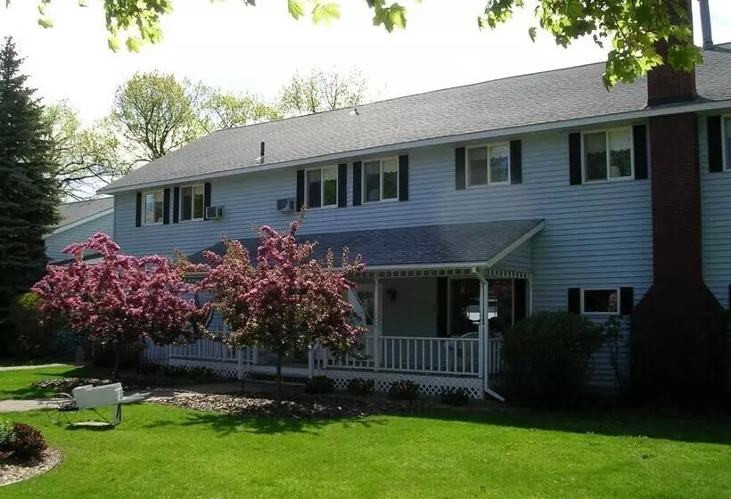 Retkeilymaja Churchill Pointe Inn