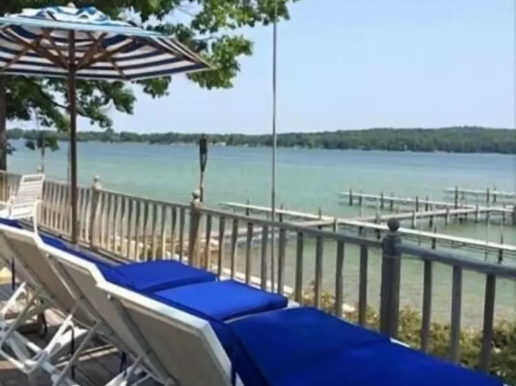 Retkeilymaja Churchill Pointe Inn