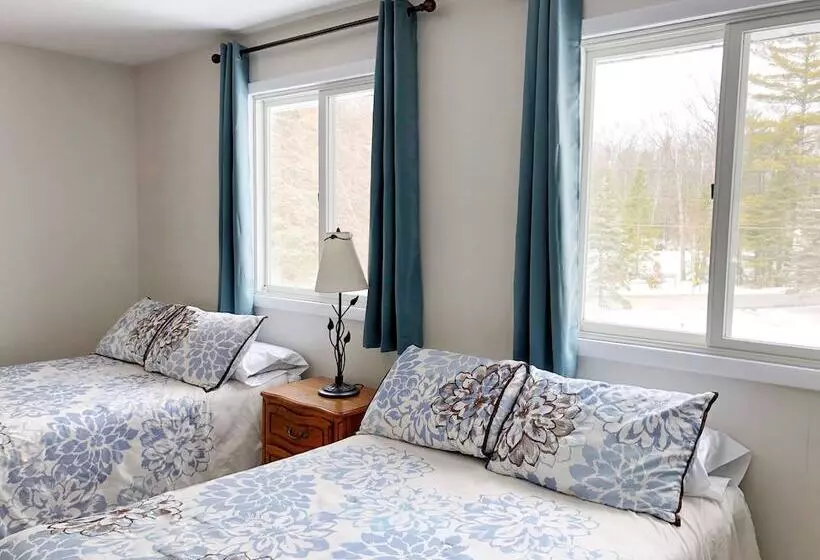 Retkeilymaja Churchill Pointe Inn