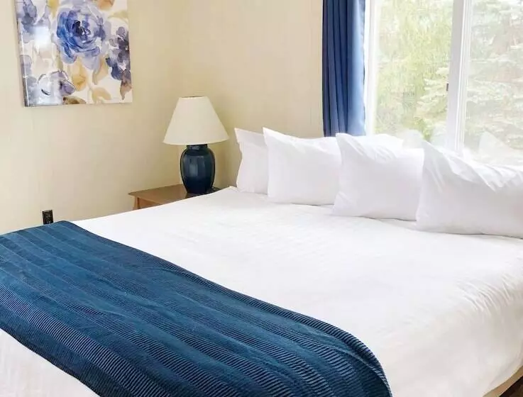 Retkeilymaja Churchill Pointe Inn