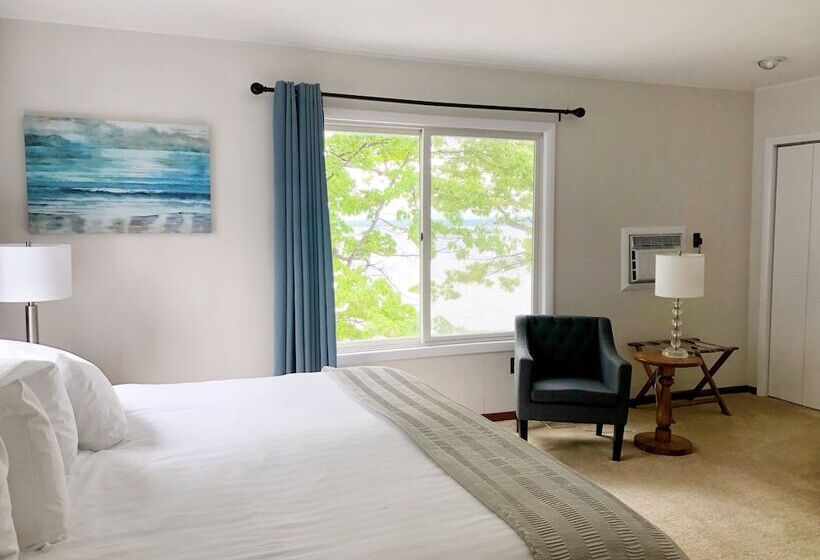 فندق صغير Churchill Pointe Inn