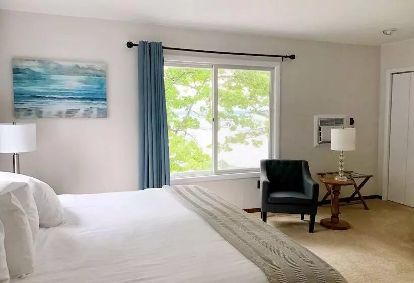 Retkeilymaja Churchill Pointe Inn