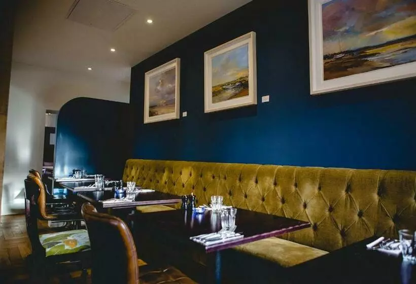 Aamiaismajoitus (B&B) The Hero