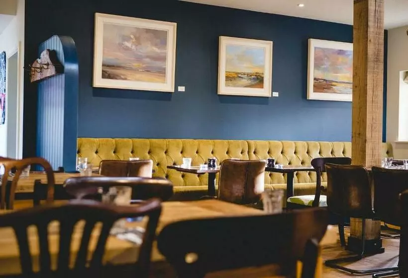 Aamiaismajoitus (B&B) The Hero