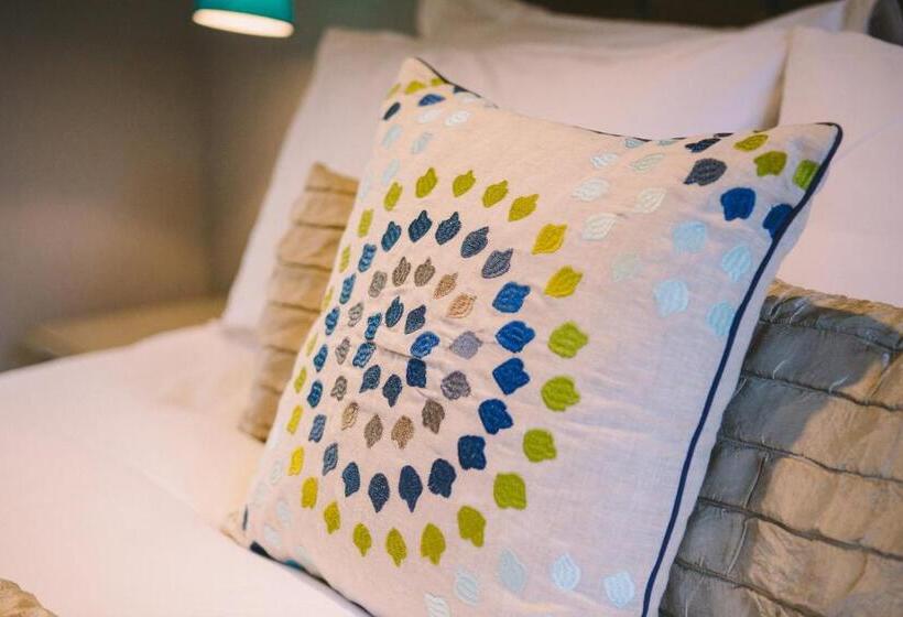 ベッドアンドブレックファースト The Hero