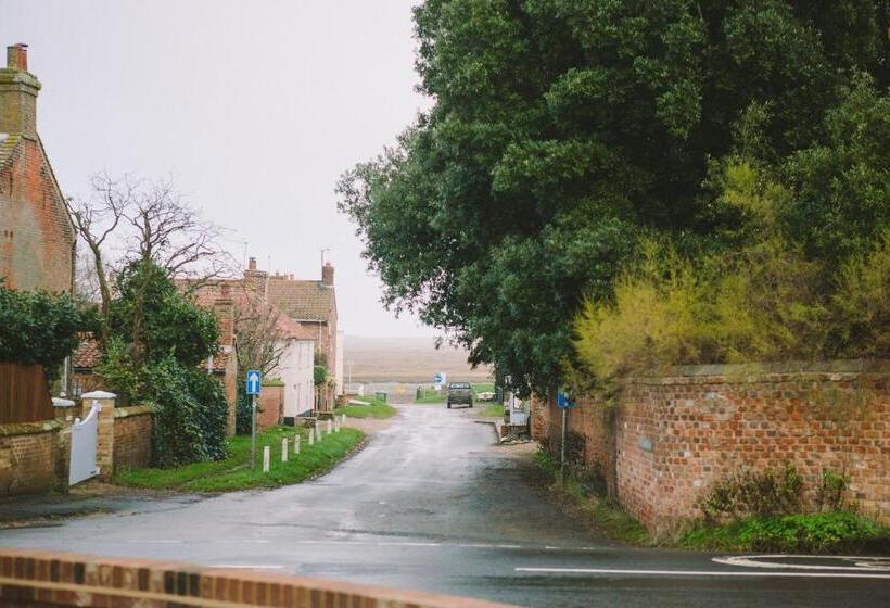 ベッドアンドブレックファースト The Hero