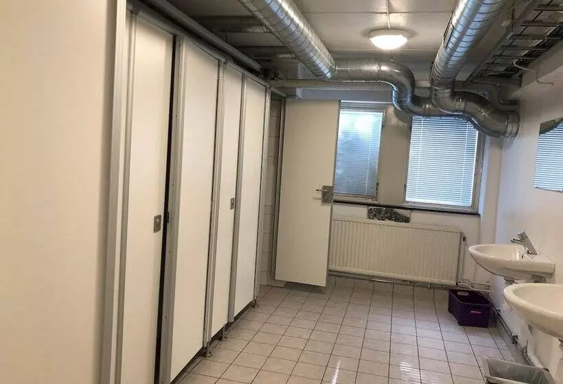 Hållsta Home Vandrarhem   Hostel