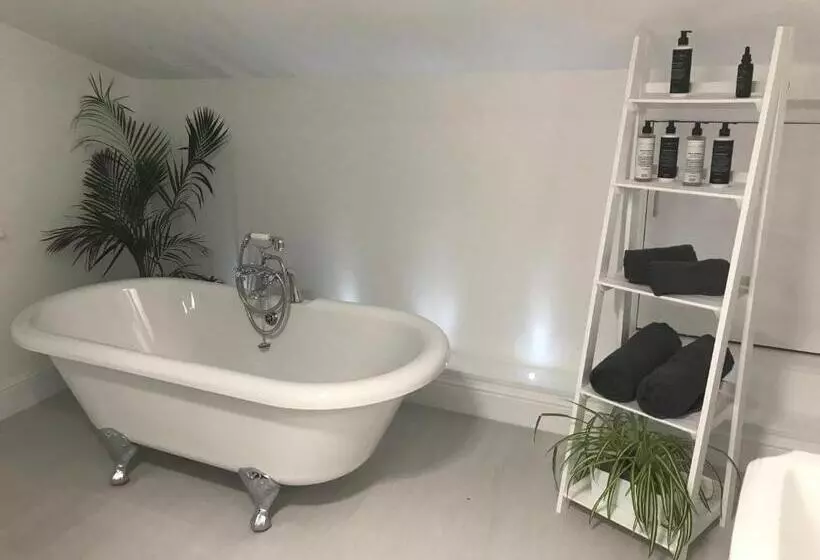 Ye Olde Saddlery B&b