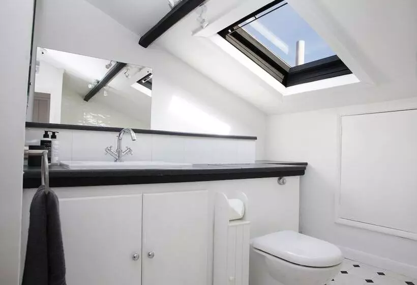 Ye Olde Saddlery B&b