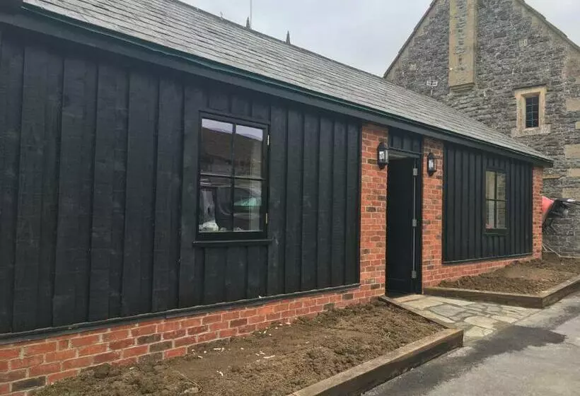 Retkeilymaja Manor House Inn