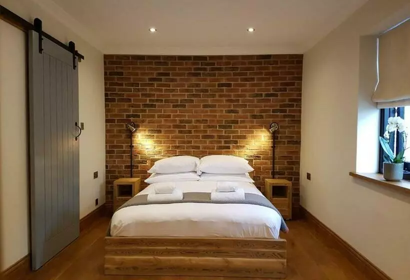 Retkeilymaja Manor House Inn