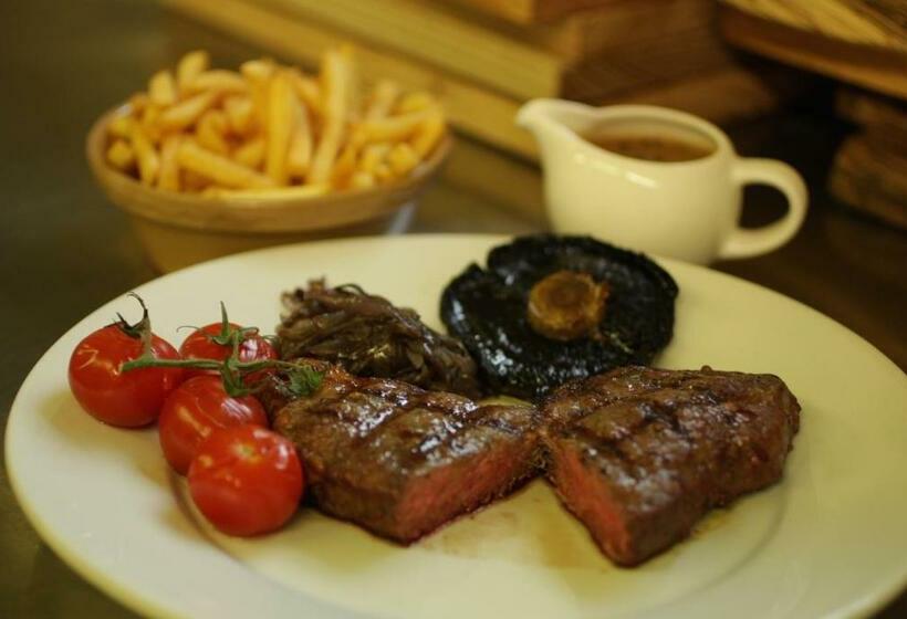 فندق صغير Manor House Inn