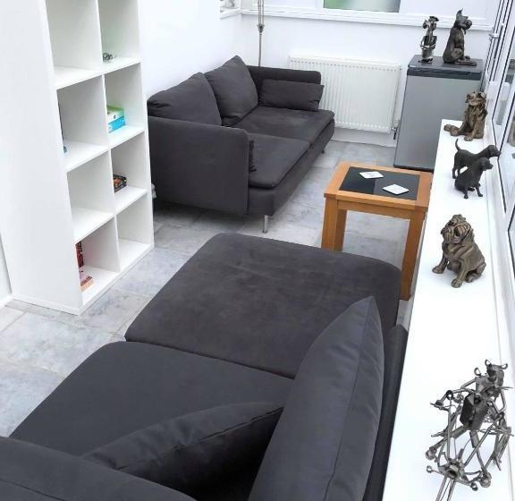 Bed and Breakfast Channel View Guest House