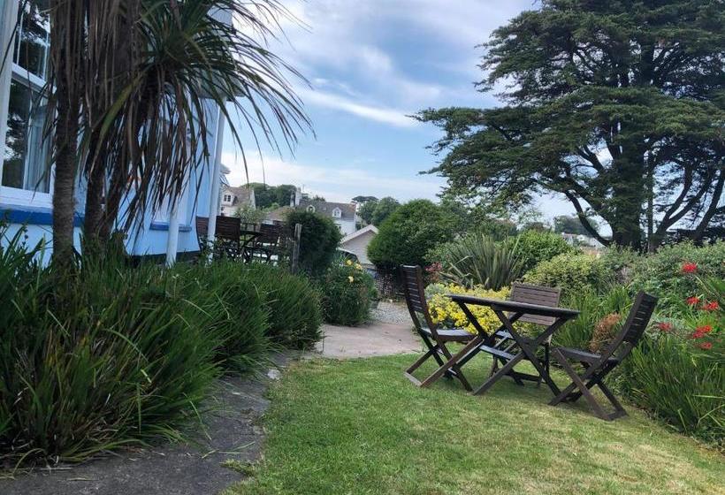 Bed and Breakfast Channel View Guest House