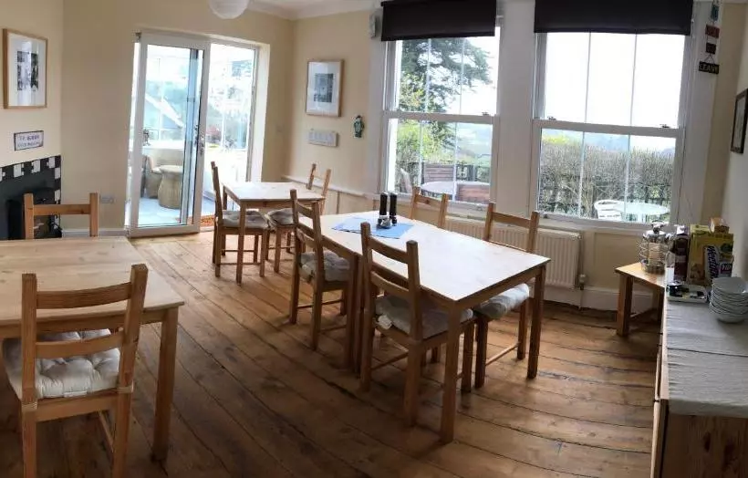 Aamiaismajoitus (B&B) Channel View Guest House