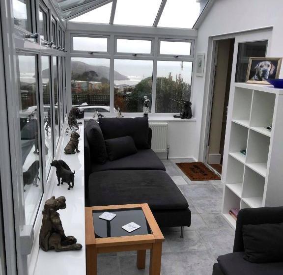 Bed and Breakfast Channel View Guest House