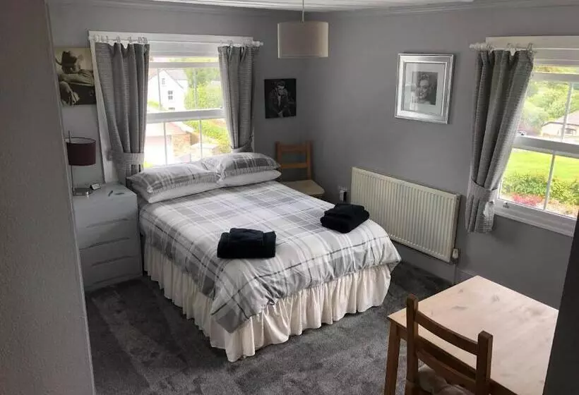 Aamiaismajoitus (B&B) Channel View Guest House