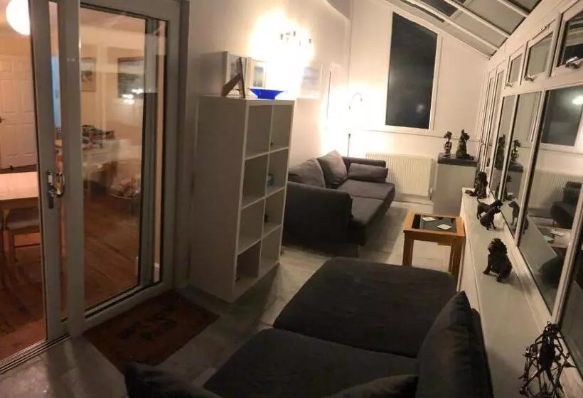 Aamiaismajoitus (B&B) Channel View Guest House