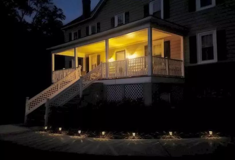 Aamiaismajoitus (B&B) Foster's Bethel Beach Inn