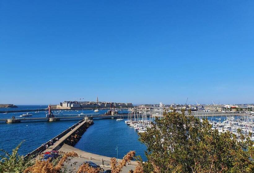 ベッドアンドブレックファースト La Bastide Du Moulin   Mont St Michel