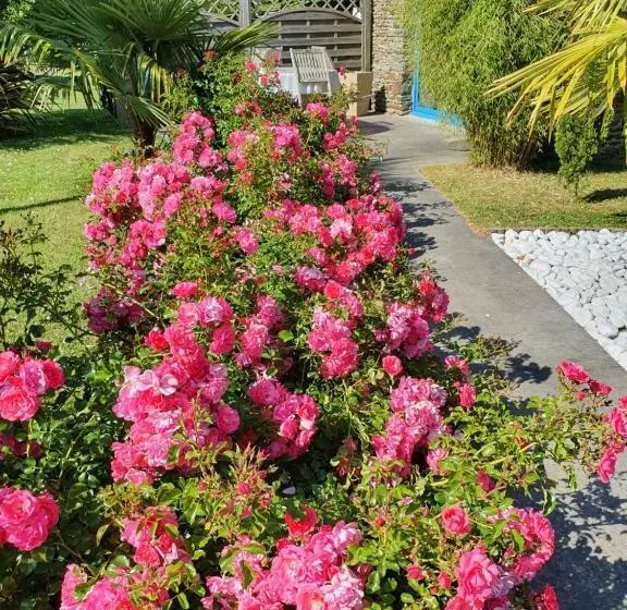 ベッドアンドブレックファースト La Bastide Du Moulin   Mont St Michel