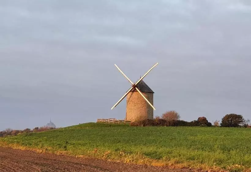 ベッドアンドブレックファースト La Bastide Du Moulin   Mont St Michel