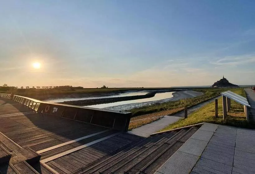 ベッドアンドブレックファースト La Bastide Du Moulin   Mont St Michel