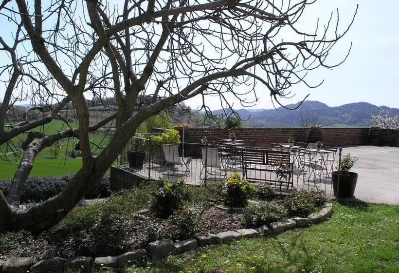 Aamiaismajoitus (B&B) La Cantinetta Resort